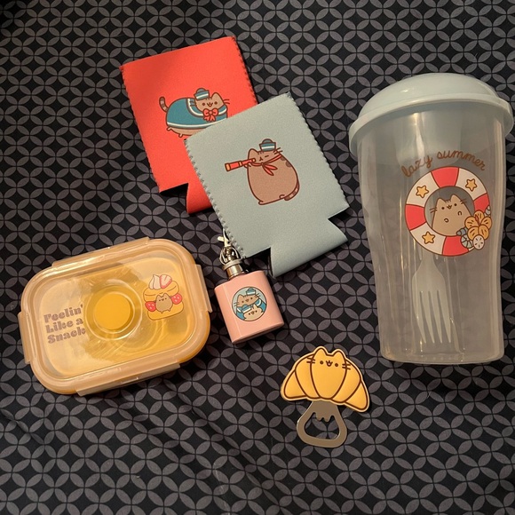 Pusheen collection - over 25 items, most are new and unused, a few with tags - Picture 4 of 7